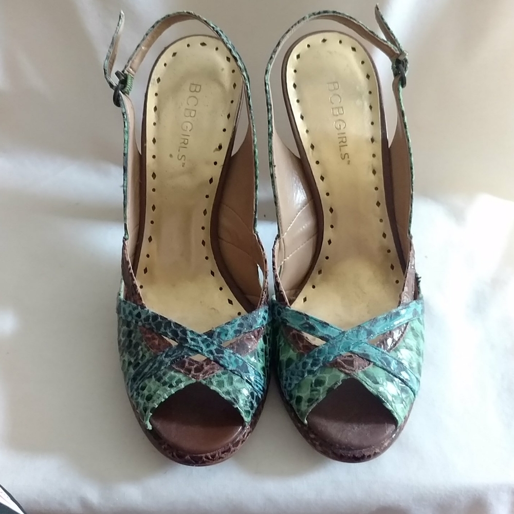 BCBG  shoes size 7 1/2 heel